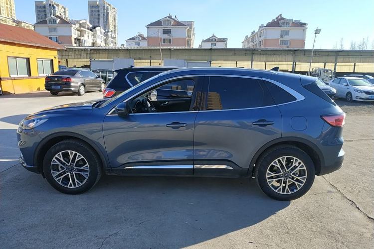 Used Ford Escape 2020 EcoBoost 245 Two-Wheel-Drive Titanium Edition
