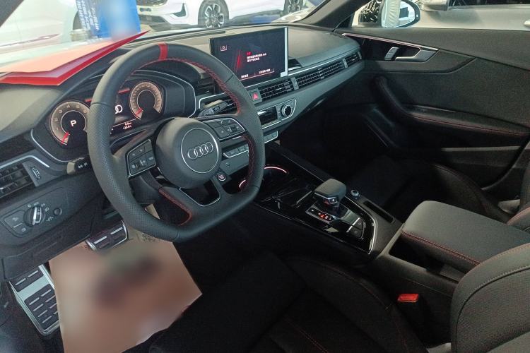 Used Audi A4L 2025 2 Million Units Enjoyment Version 40 TFSI Luxury Dynamic Edition
