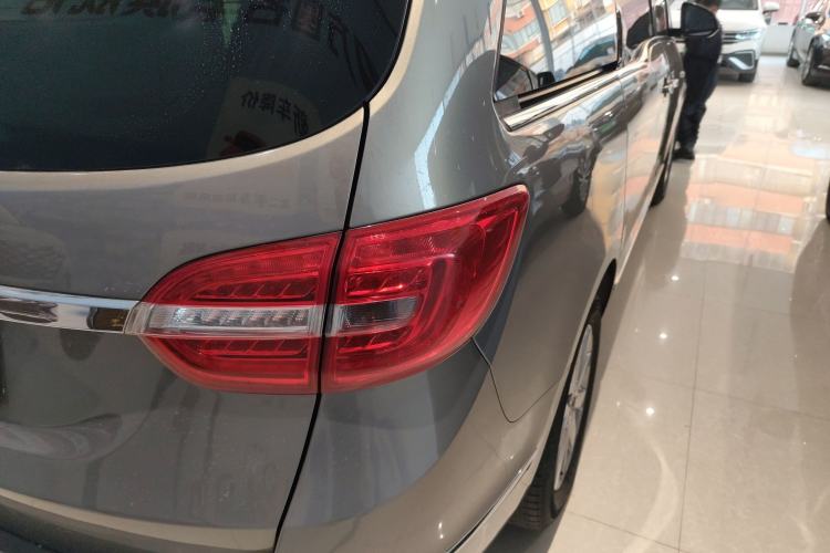 Used Buick GL8 2018 28T Luxury Model China VI Standard
