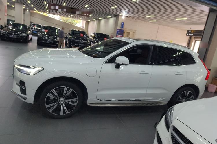 Used Volvo XC60 New Energy 2023 T8 Plug-in Hybrid Long-Range All-Wheel Drive Smart Luxury Edition
