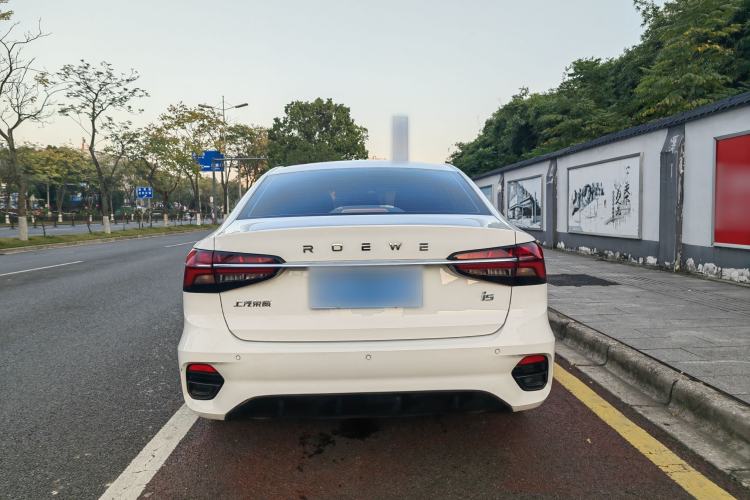 Used Roewe i5 2021 1.5L Manual Platinum Edition
