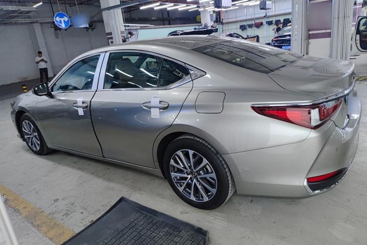 Used Lexus ES 2023 200 Excellence Edition