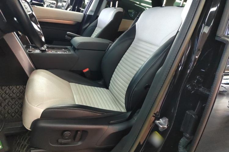 Used Land Rover Discovery 2023 360 PS R-Dynamic S