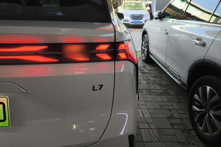 Used  L7 2023 1.5T 115 km Starship
