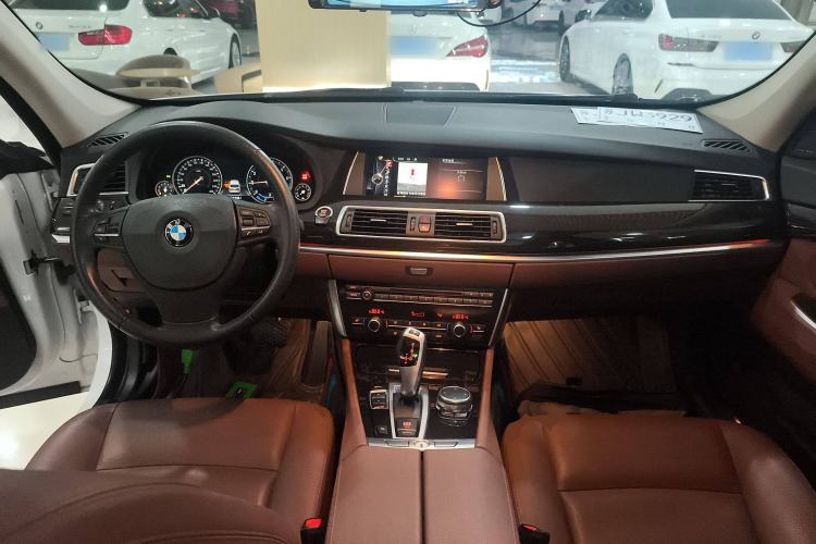 Used BMW 5 Series GT 2017 528i Leading Model
