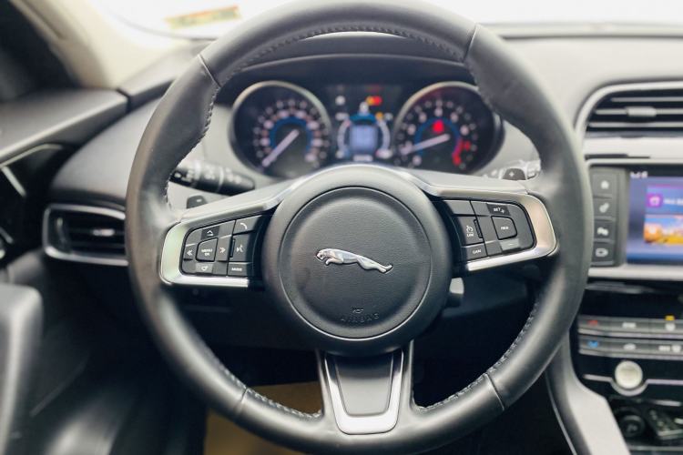 Used Jaguar F-PACE 2018 2.0T Four-Wheel Drive Urban Luxury Edition