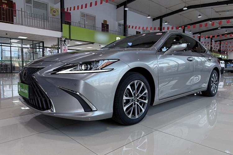 Used Lexus ES 2022 300h Excellence Edition
