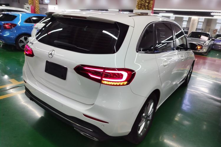 Used Mercedes-Benz B-Class 2022 Updated B 200 Fashion Edition
