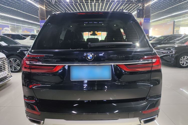 Used BMW X7 2021 xDrive40i Luxury Package with Leading Features
