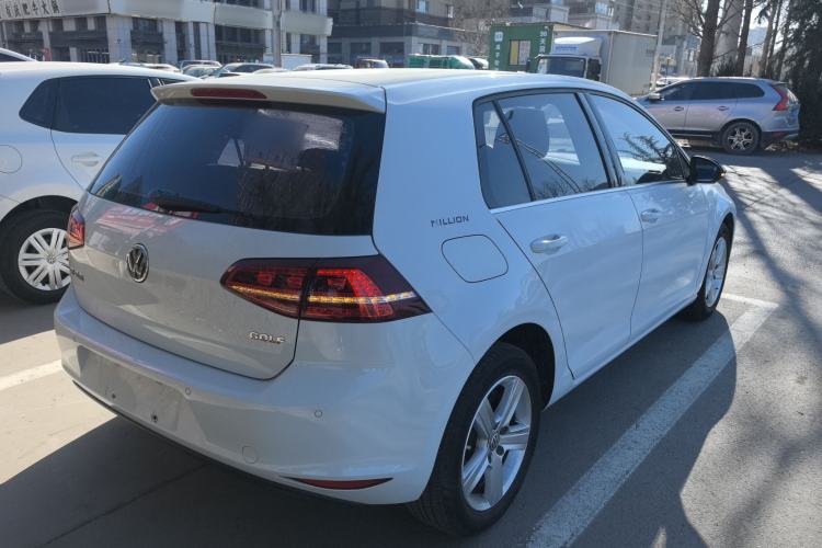 Used Volkswagen Golf 2017 1.6L Automatic Comfort Million-Vehicle Anniversary Edition
