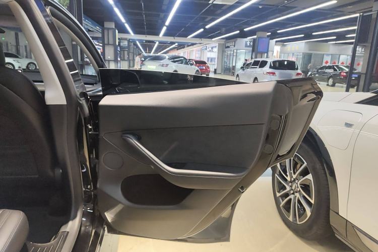 Used Tesla Model Y 2021 Standard Range Rear-Wheel Drive Version
