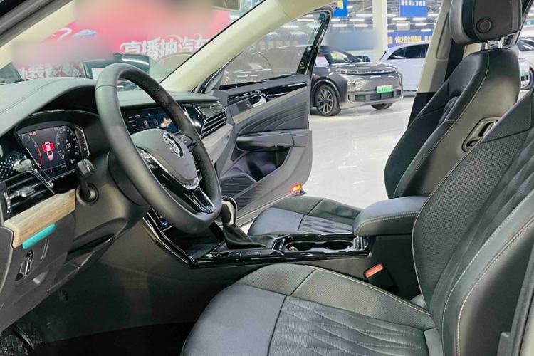 Used Volkswagen Passat 2020 330TSI Luxury Edition China VI