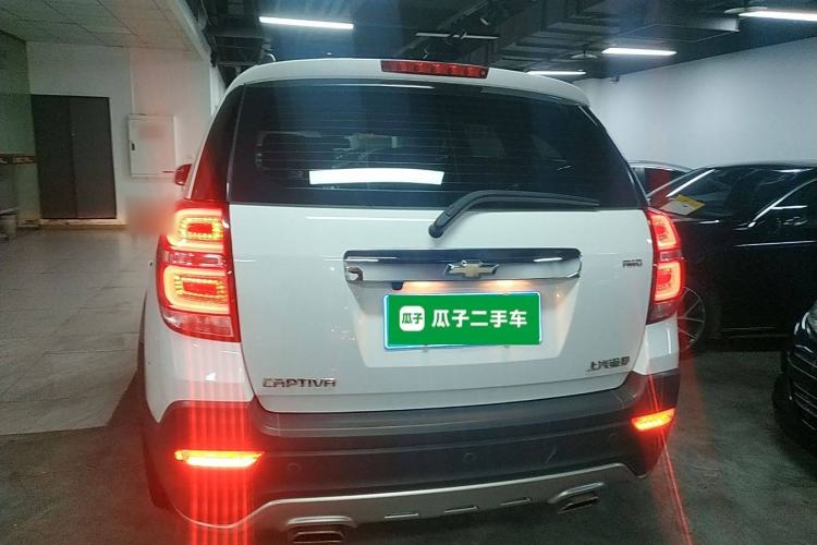 Used Chevrolet Captiva 2015 2.4L 4x4 Flagship Edition 7-Seater
