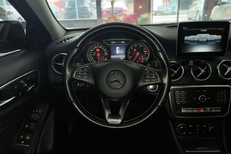 Used Mercedes-Benz GLA 2017 GLA 200 Fashion Model
