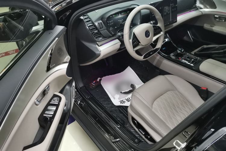 Used BYD Han 2025 DM-i 125KM Prestige Model
