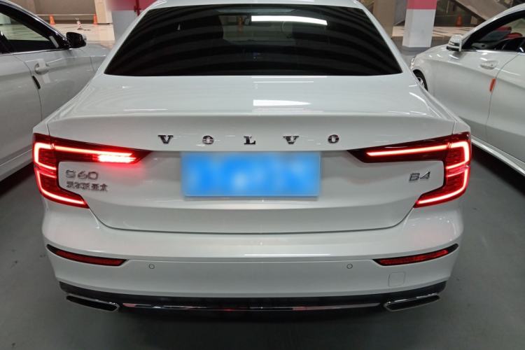 Used Volvo S60 2022 B4 Zhiyi Luxury Edition
