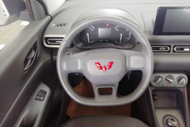 Used Wuling Hongguang New Energy 2024 All-Electric Model 300KM Standard Version
