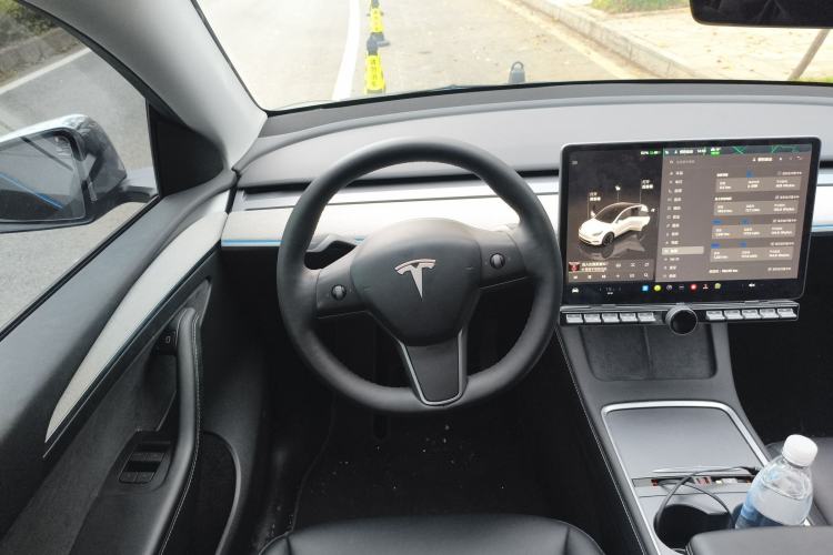 Used Tesla Model Y 2024 Long-Range All-Wheel-Drive Version