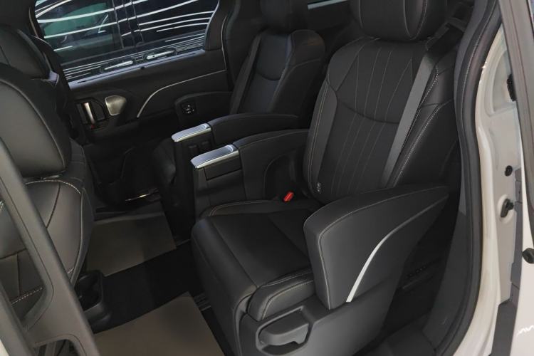 Used Toyota Sienna 2024 2.5L Hybrid Prestige Deluxe Edition
