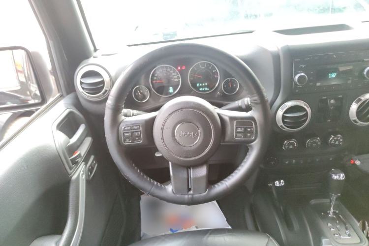 Used  Wrangler 2017 3.0L Sahara Four-Door Comfort Edition
