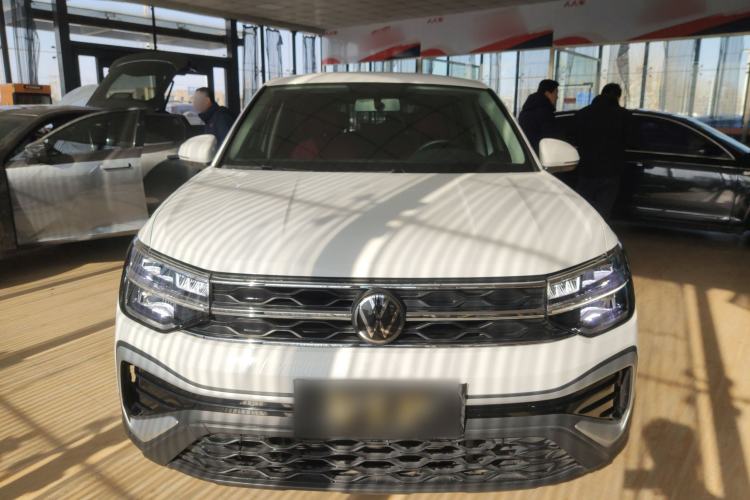 Used Volkswagen Tharu 2023 300TSI Two-Wheel-Drive Crescent Edition
