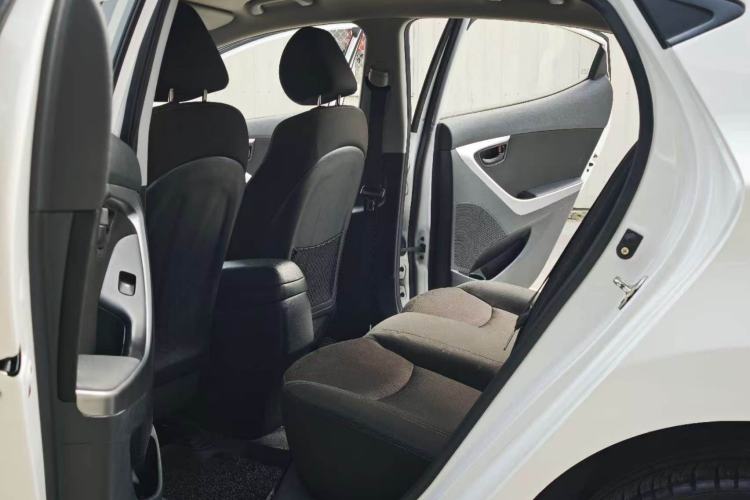 Used Hyundai Elantra (5th Generation / Langdong) 2012 1.6L Automatic Fashion Edition
