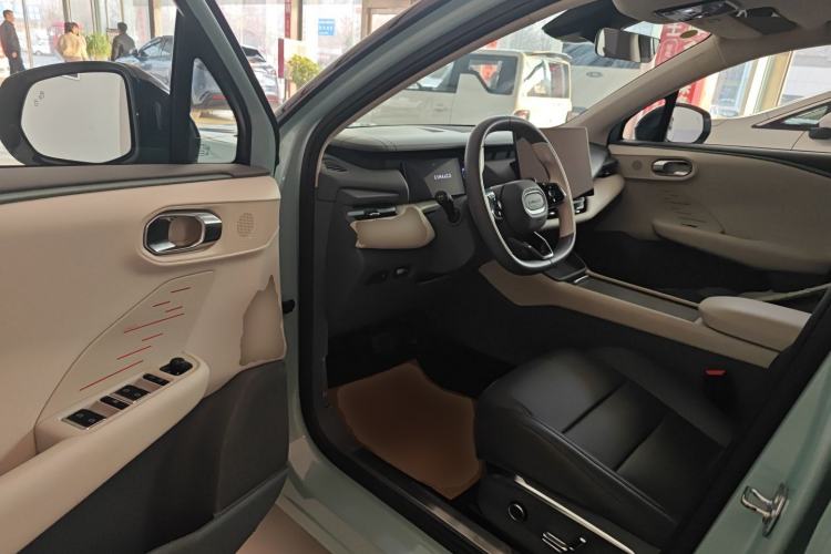 Used Lynk & Co 06 EM-P 2023 EM-P 126 Long-Range Halo
