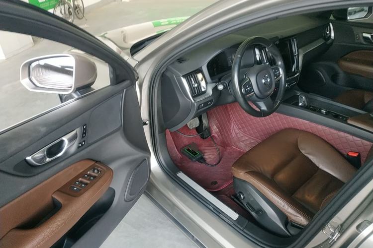 Used Volvo S60 2022 B4 Zhiyi Luxury Edition