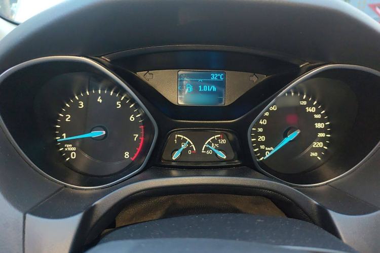 Used Ford Focus 2017 Hatchback 1.6L Manual Fashion Edition SmartDrive Version
