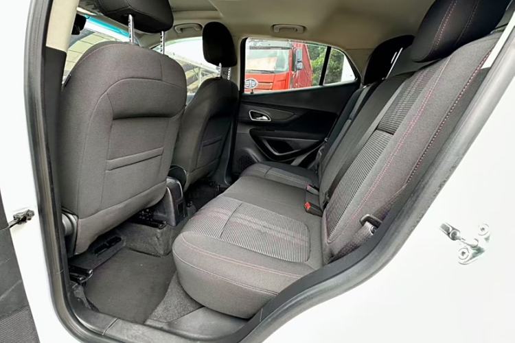 Used Buick Encore 2015 1.4T Automatic Two-Wheel Drive Urban Elite Version
