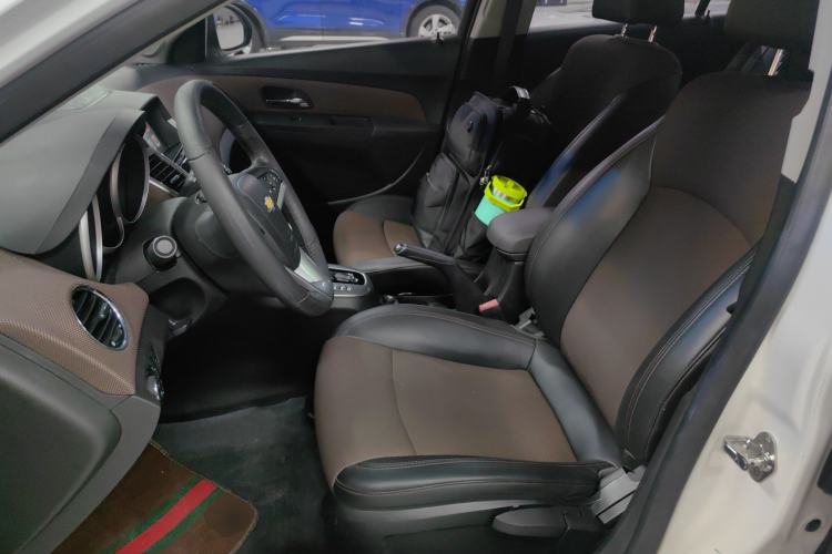 Used Chevrolet Cruze 2013 Hatchback 1.6L Automatic Luxury Model
