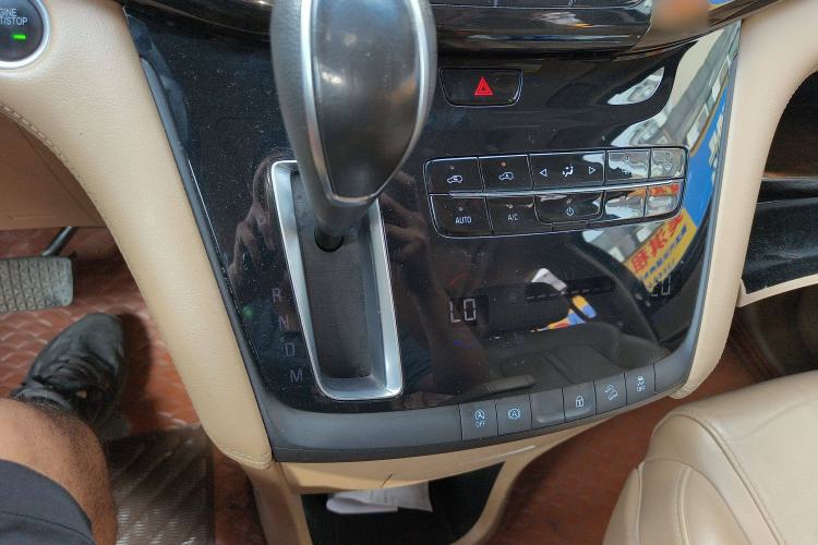 Used Buick GL8 2017 ES 28T Luxury Model China V Standard
