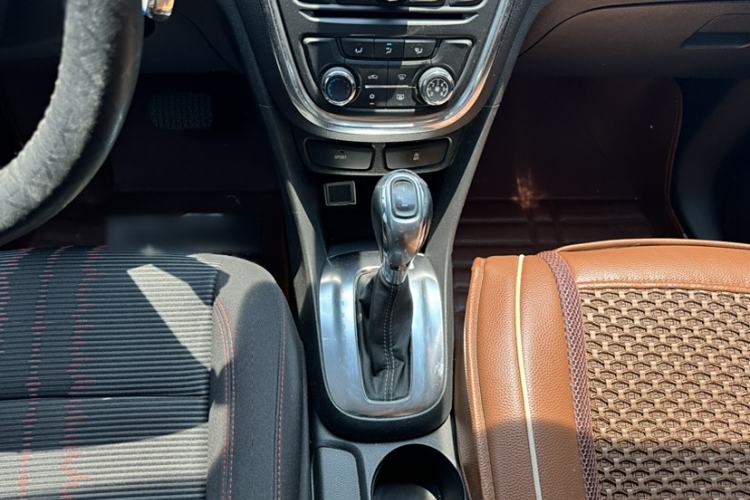 Used Buick Encore 2015 1.4T Automatic Two-Wheel Drive Urban Elite Version
