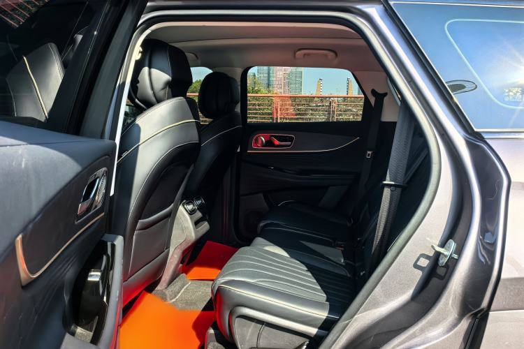 Used Chery Tiggo 9 2023 2.0T Dual-Clutch Two-Wheel Drive Leading Edition 5 Seats