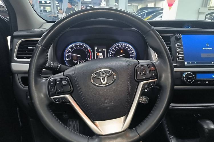 Used Toyota Highlander 2018 2.0T Four-Wheel Drive Luxury Edition 7 Seats China V Emission Standard
