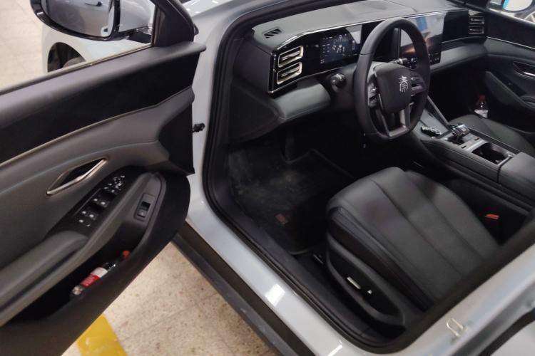 Used BYD Qin L 2025 DM-i Smart Drive 120KM Superior Model