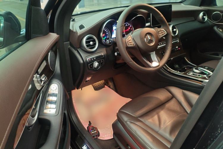 Used Mercedes-Benz GLC 2019 Facelift GLC 260 L 4MATIC Luxury Model
