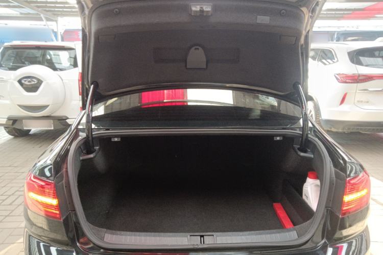 Used Volkswagen Magotan 2018 Facelift 330TSI DSG Luxury Model
