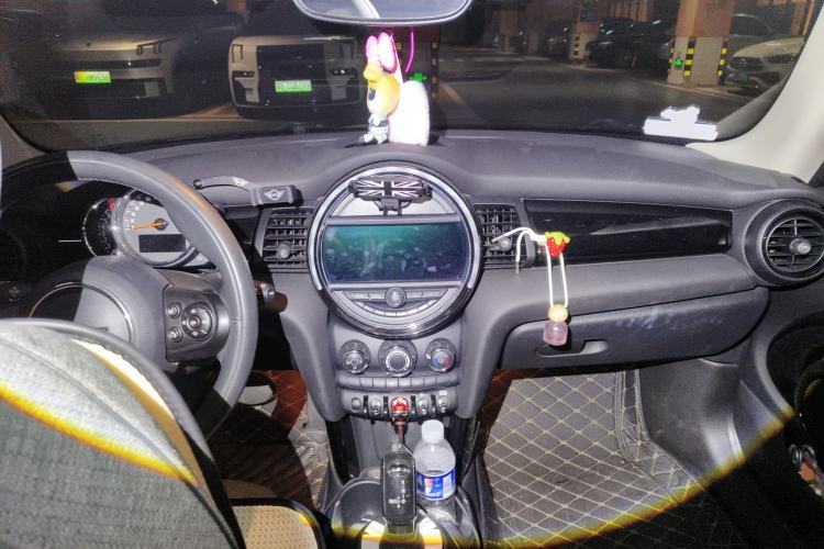 Used  MINI 2019 1.5T COOPER Classic Edition