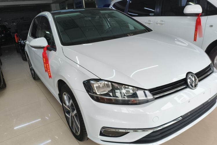 Used Volkswagen Golf 2018 230TSI Automatic Luxury Version
