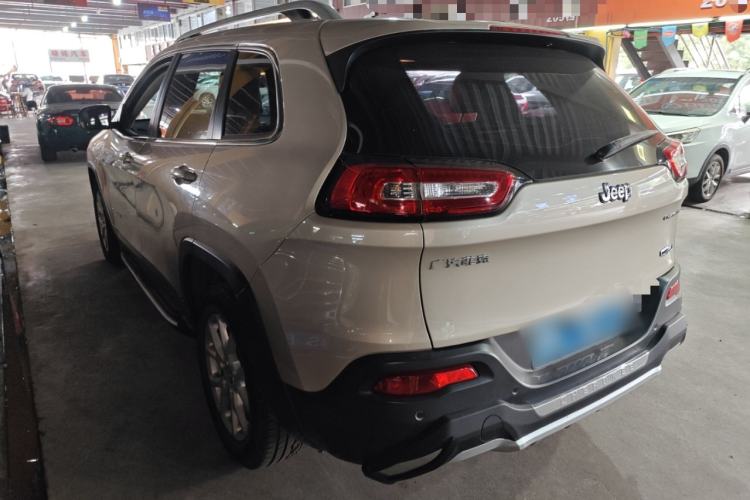 Used  Cherokee 2016 2.4L Leading Edition
