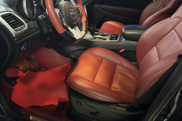 Used  Grand Cherokee SRT 2013 6.4L SRT8 Black Edition
