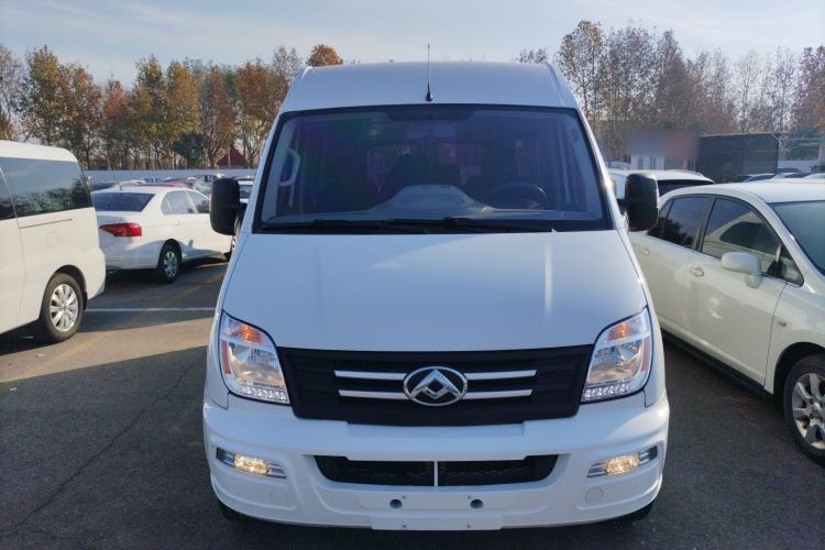 Used SAIC MAXUS Xintu V80 2021 2.0T PLUS Manual City Edition Short Wheelbase Ultra-Low Roof 5/6 Seats
