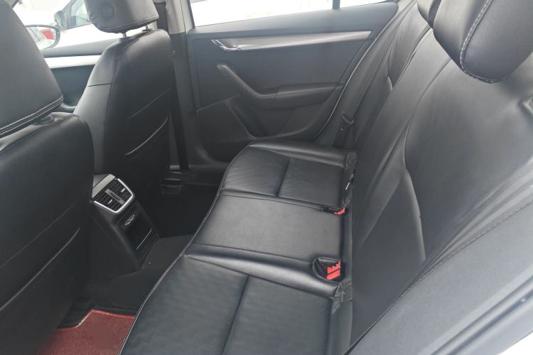 Used Skoda Octavia 2019 1.5L Automatic SmartDrive Comfort Edition China VI Standard