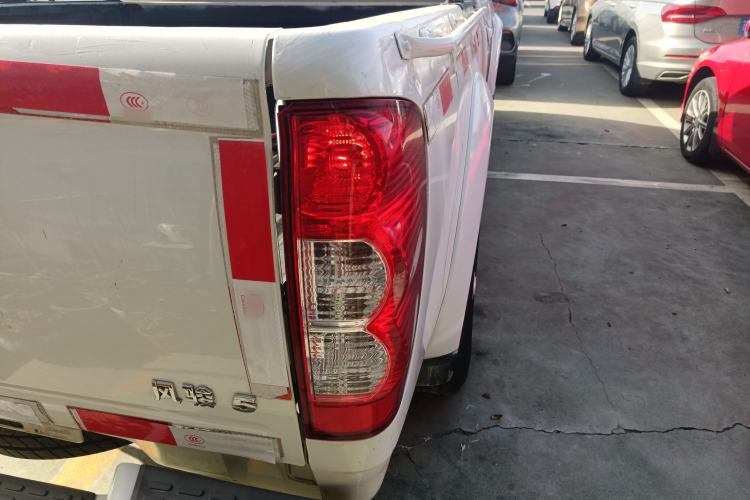 Used Great Wall Wingle 5 2017 2.4L European Version Gasoline Two-Wheel Drive Entry-Level Big Double Cab 4G69S4N