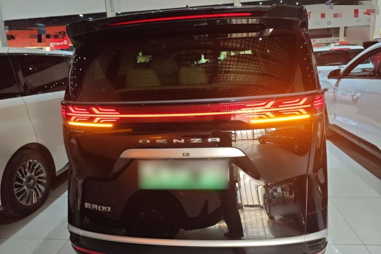 Used Denza D9 2022 DM-i 970 Four-Wheel Drive Flagship Model