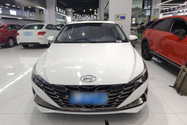 Used Hyundai Elantra 2022 1.5L CVT LUX Prestige Edition
