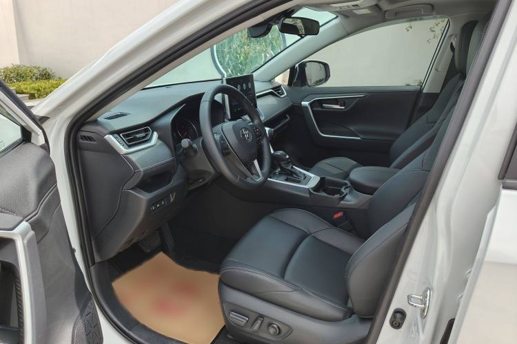 Used Toyota Wildlander 2022 2.0L CVT Two-Wheel Drive Luxury PLUS Edition
