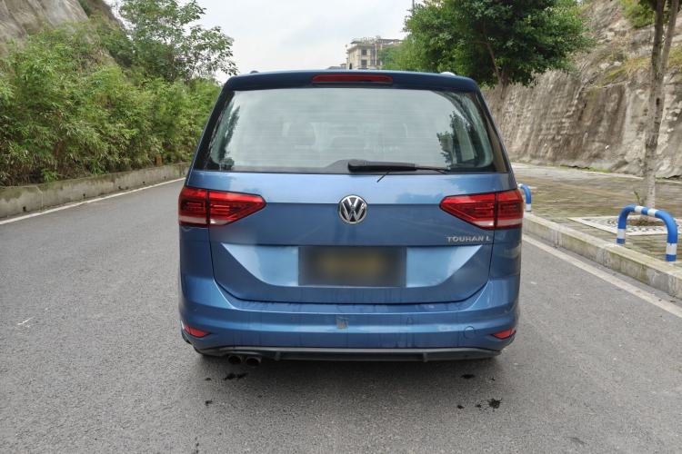 Used Volkswagen Touran 2016 Volkswagen Touran L 280TSI DSG Comfort Edition
