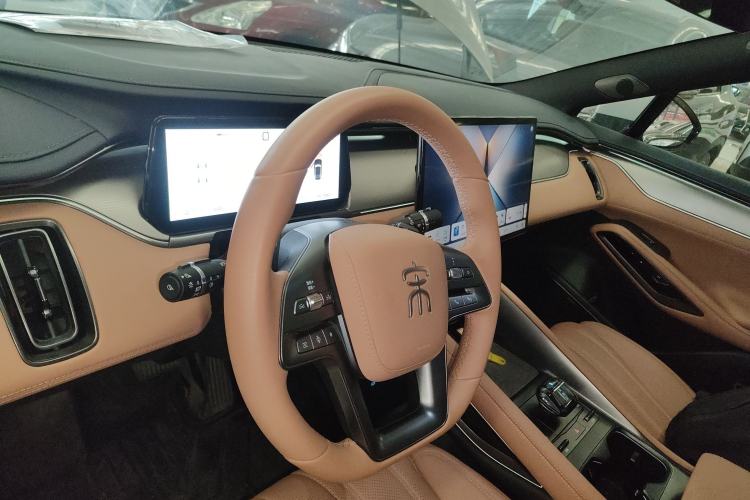 Used BYD Song L EV 2025 Intelligent Driving Version 662 km LiDAR Excellence Edition
